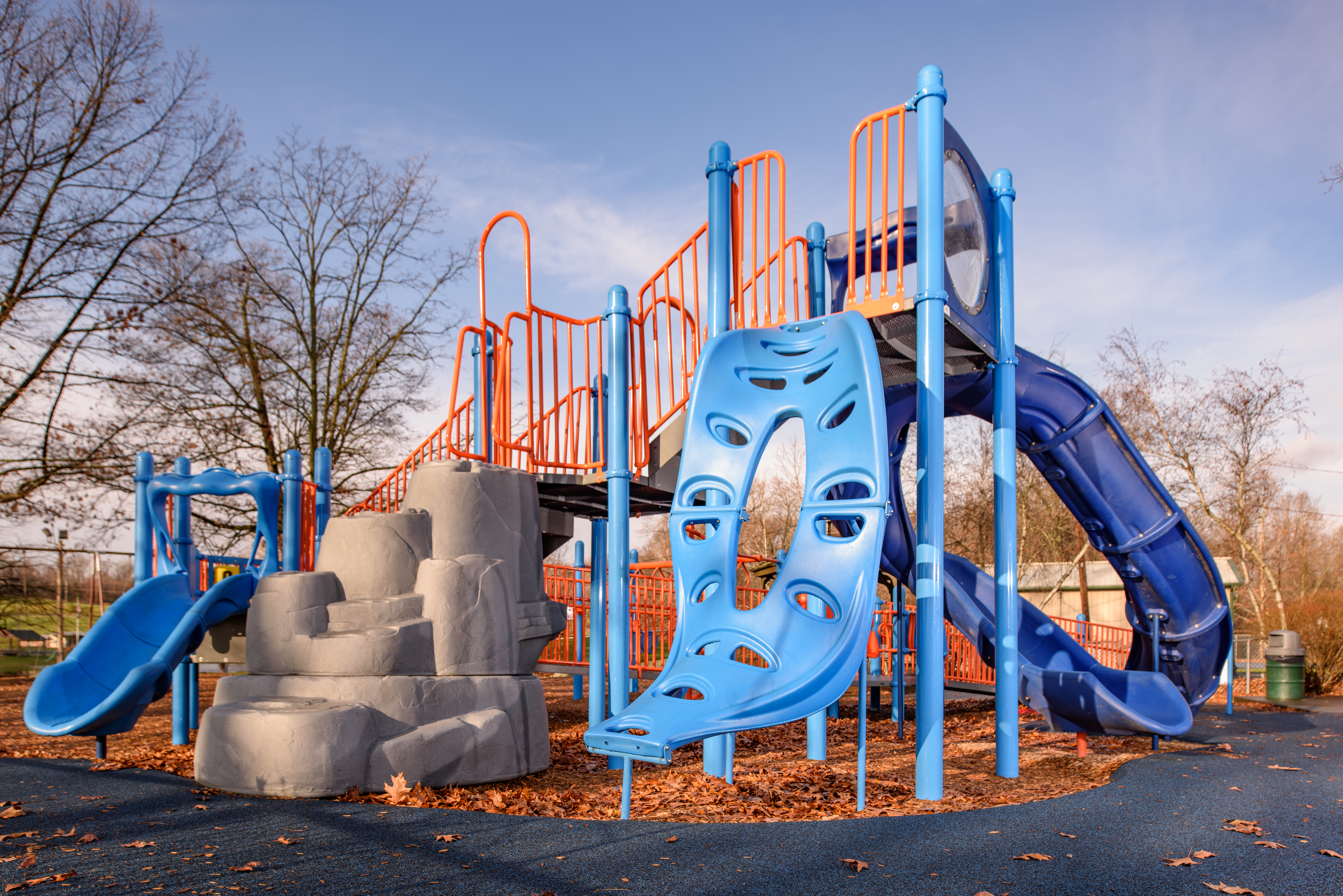 【中古】 UPPER PLAYGROUND ANNUAL VOL.2(H)/UPPER PLAYGROUND (USA)./UPPER PLAYGROUND Climb Over, Slide Down, Run Around - Fitness Focused Play